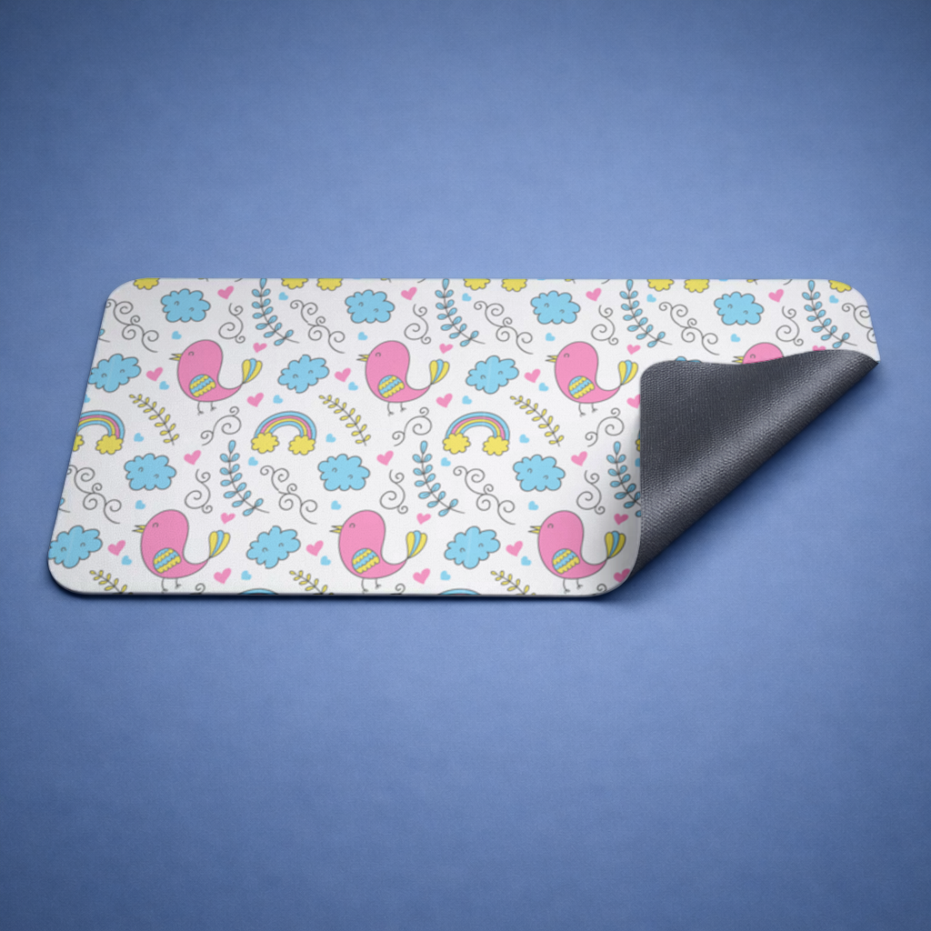 Sevimli Pembe Kuşlu ve Gökkuşaklı Çocuk Deseni Mouse Pad