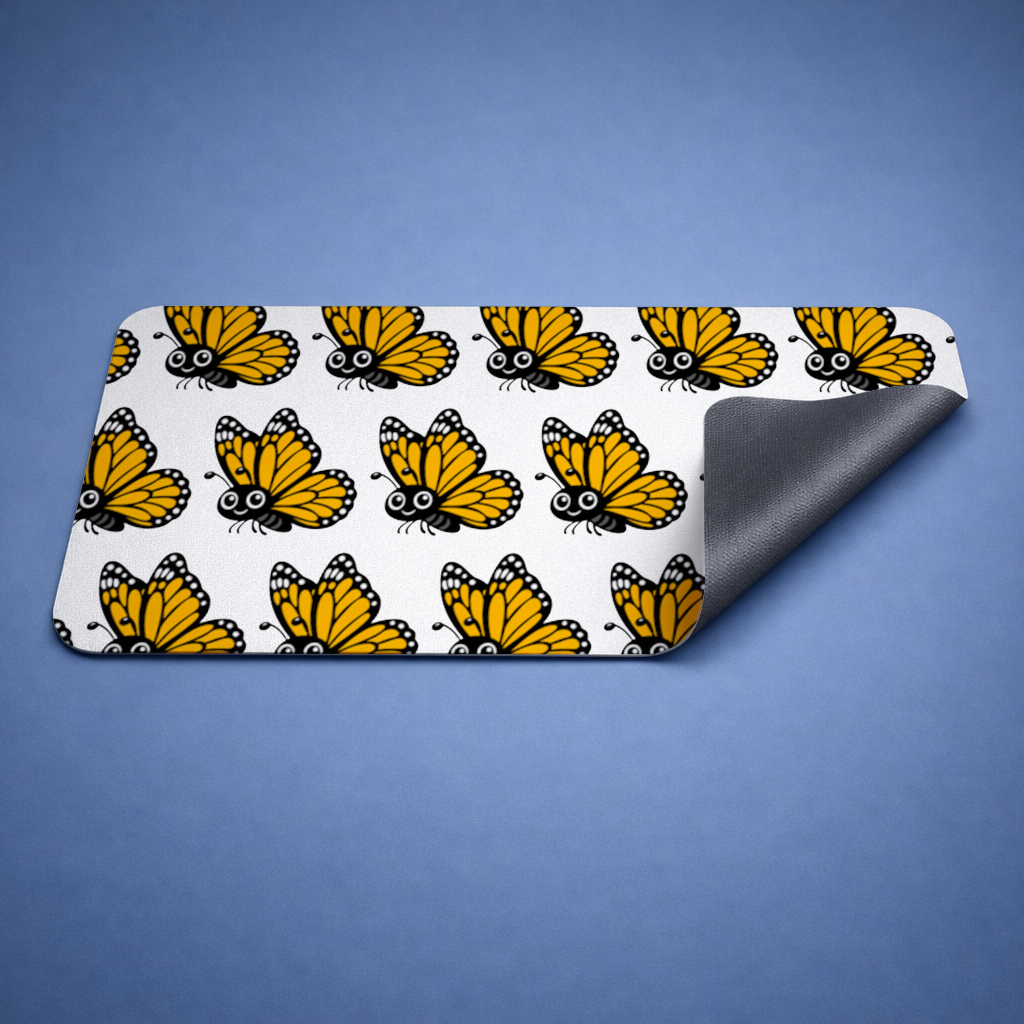 Gülümseyen Turuncu Monarch Kelebeği Mouse Pad