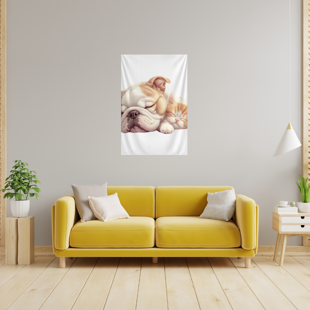 Uyuyan Buldog ve Yavru Kedi Duvar Örtüsü