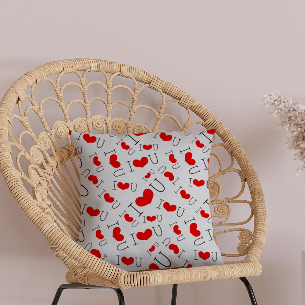 14 Şubat I Love You Yazılı Kalp Desenli Romantik Tasarım Dekoratif Kırlent Kılıfı
