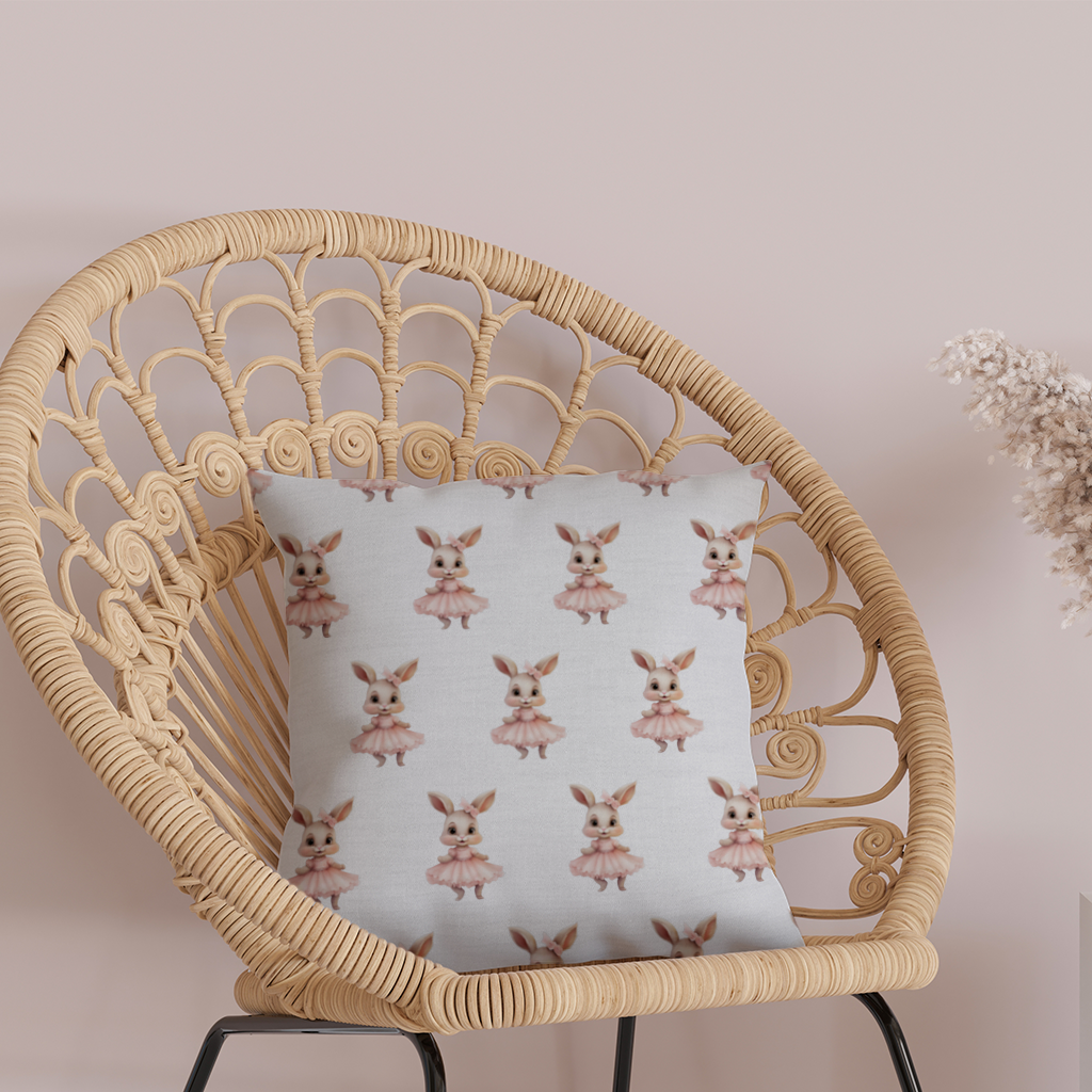 Pembe Elbiseli Güllü Tavşan Dekoratif Kırlent Kılıfı