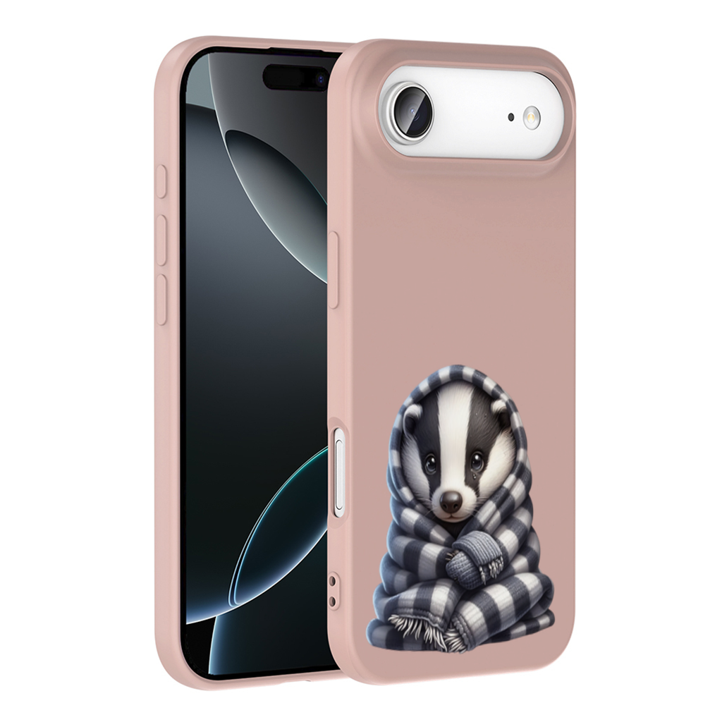 Battaniyeye Sarılı Sevimli Yavru Porsuk iPhone 17 Air Kılıfı